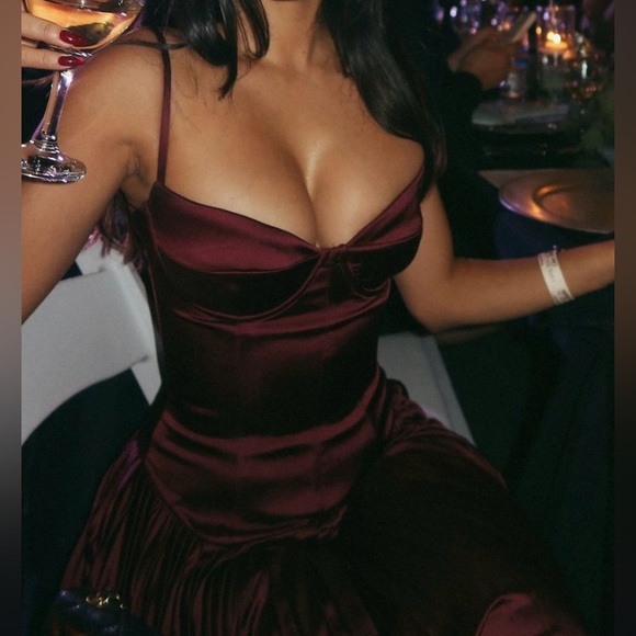 HOUSE OF CB Beau Dress - Picture 7 of 10